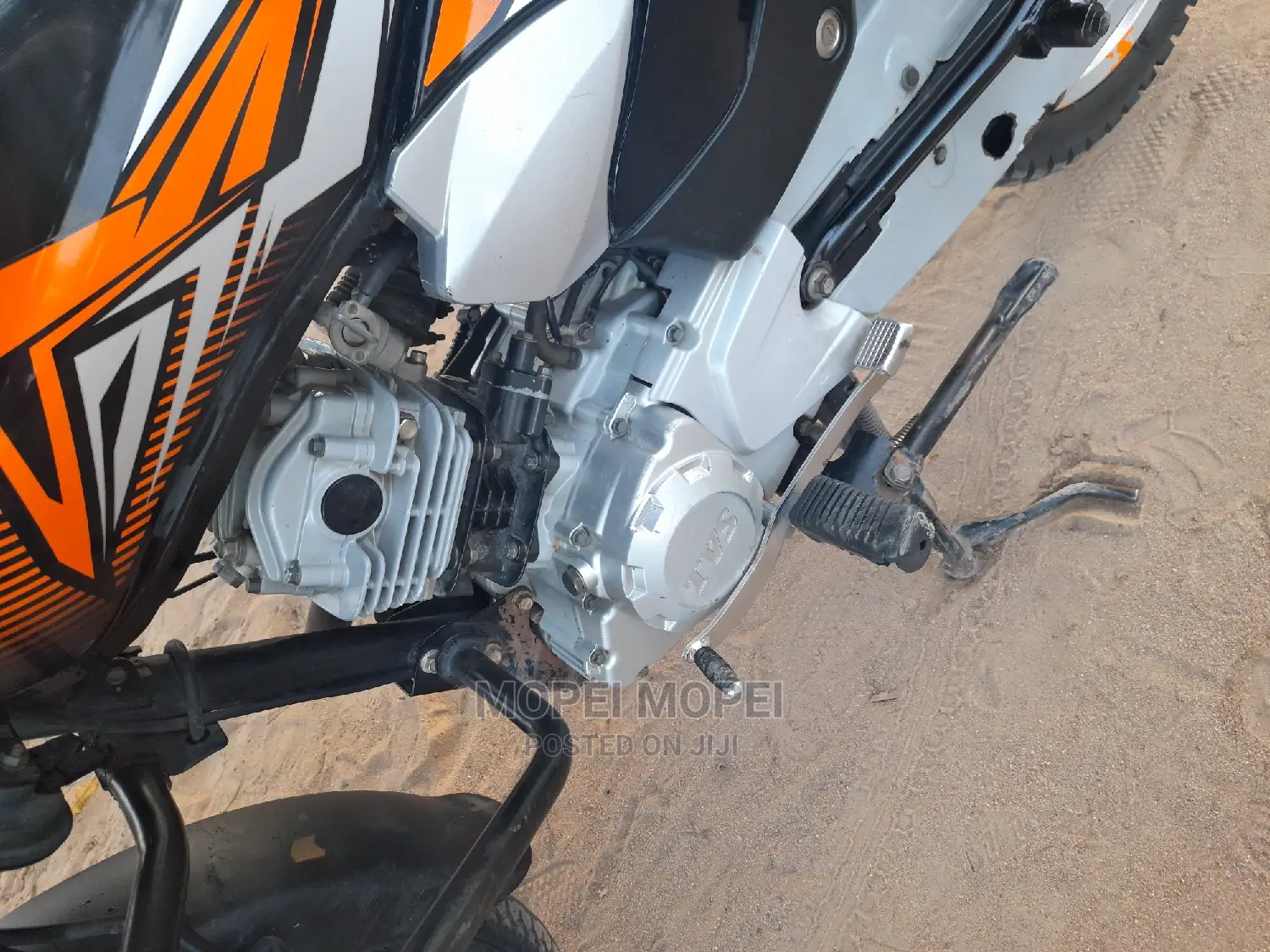 TVS HLX Plus ES 2021 Yellow