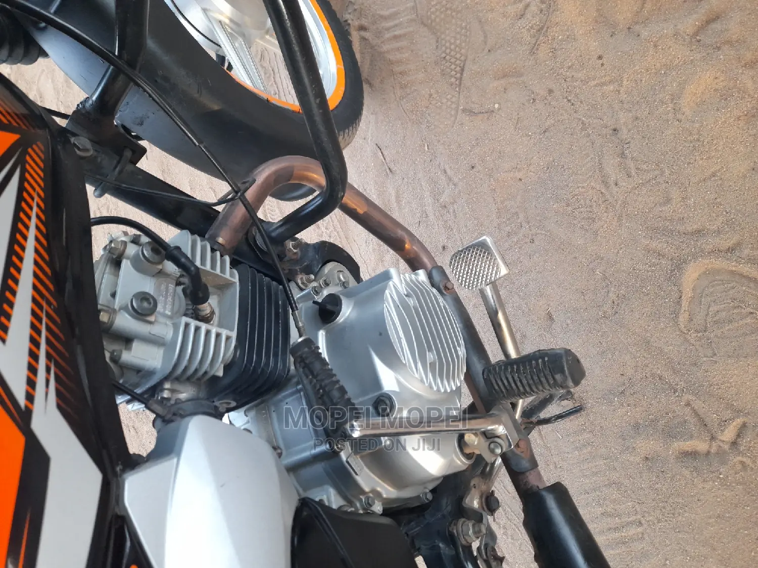 TVS HLX Plus ES 2021 Yellow