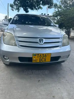 Toyota IST 2004 Silver