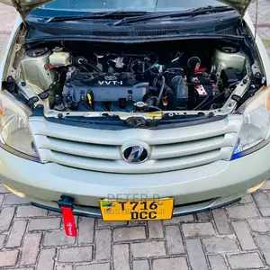 Toyota IST 2005 Silver