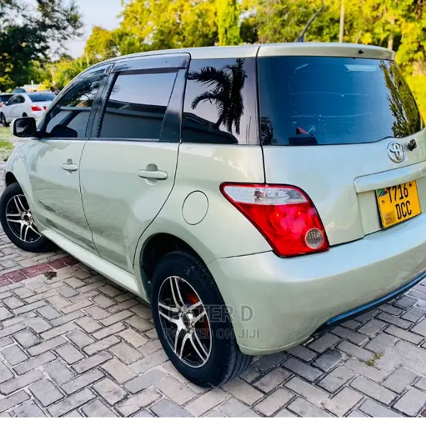 Toyota IST 2005 Silver