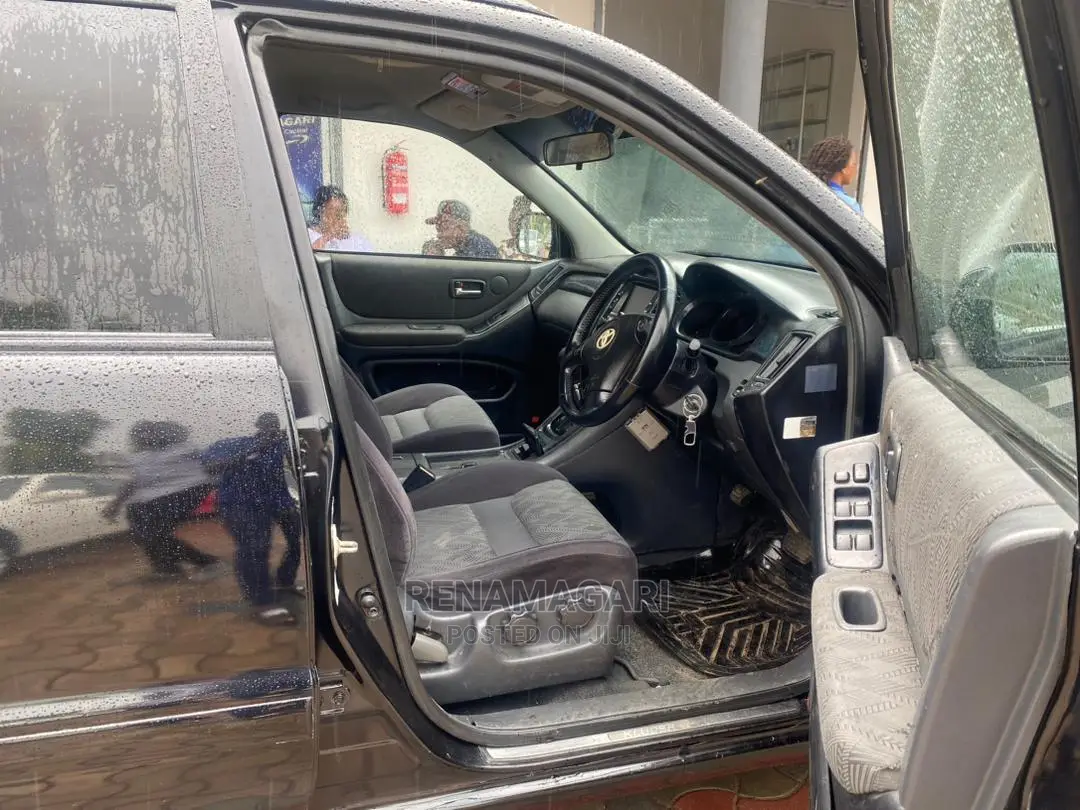 Toyota Kluger 2004 Black