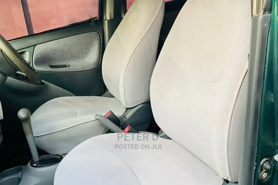Toyota Vitz 2004 Green