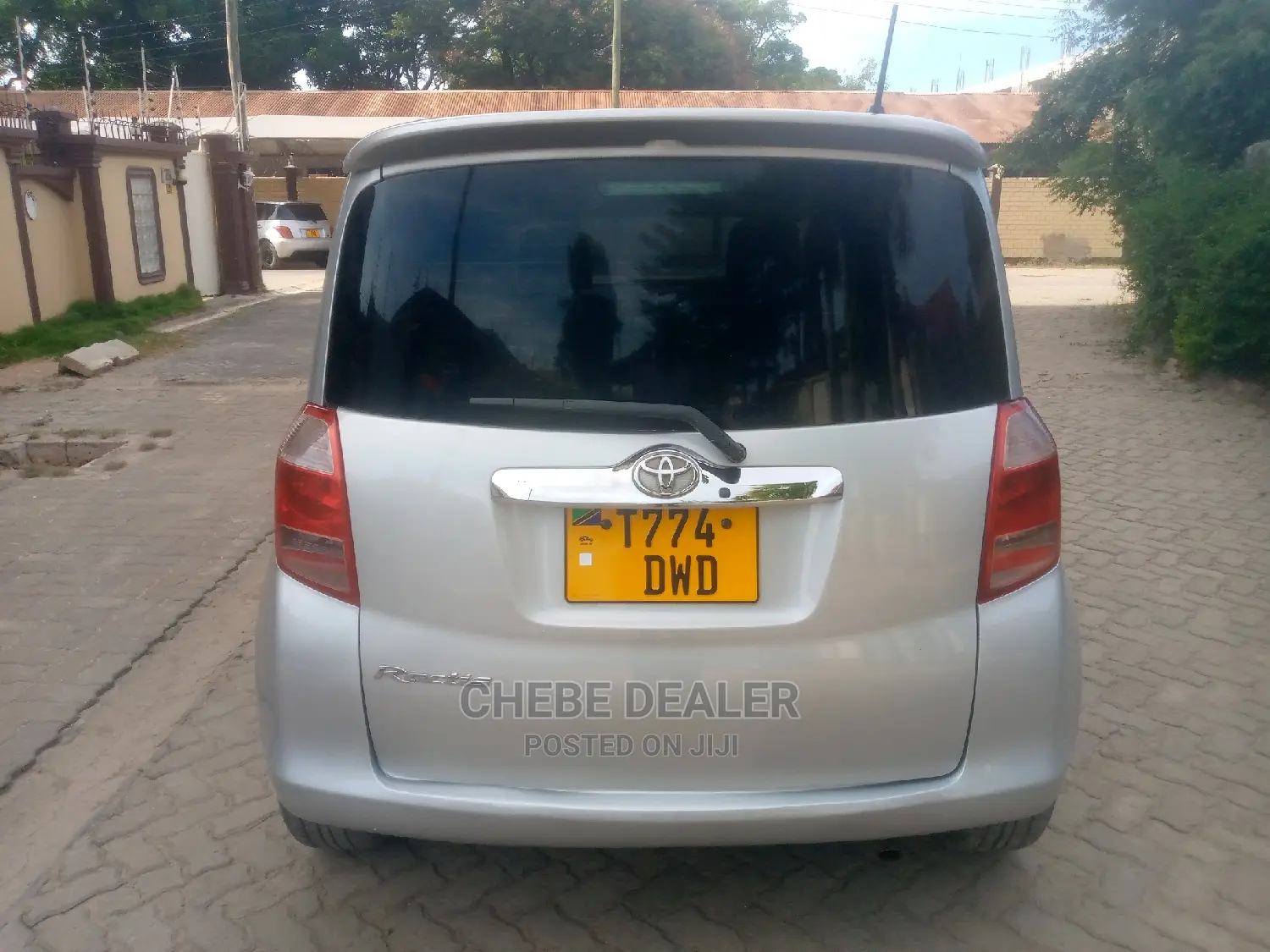 Toyota Ractis 1.5 AWD 2007 Silver