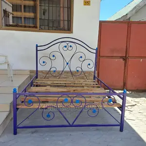 Kitanda Cha Chuma