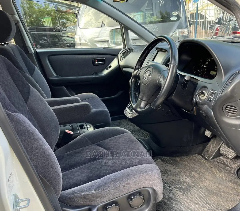 Toyota Harrier 2.4 16V 4WD 2001 White