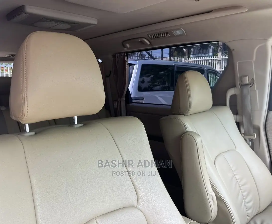 Toyota Alphard 2008 Gold