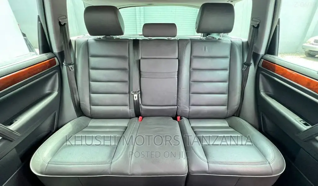 Volkswagen Touareg 2004 Black