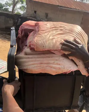 Tunauza Nyama Ya Nguruwe Ya Kawaida Kg 1 TSHS 15,000/=