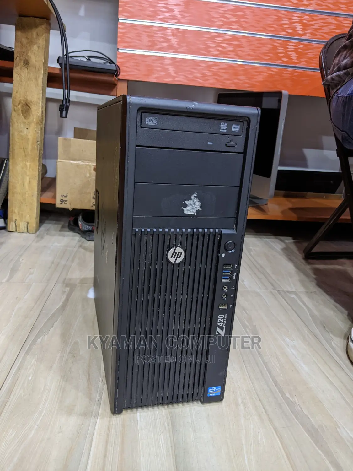 Desktop Computer HP Z420 8GB Intel Xeon HDD+SSD 500GB