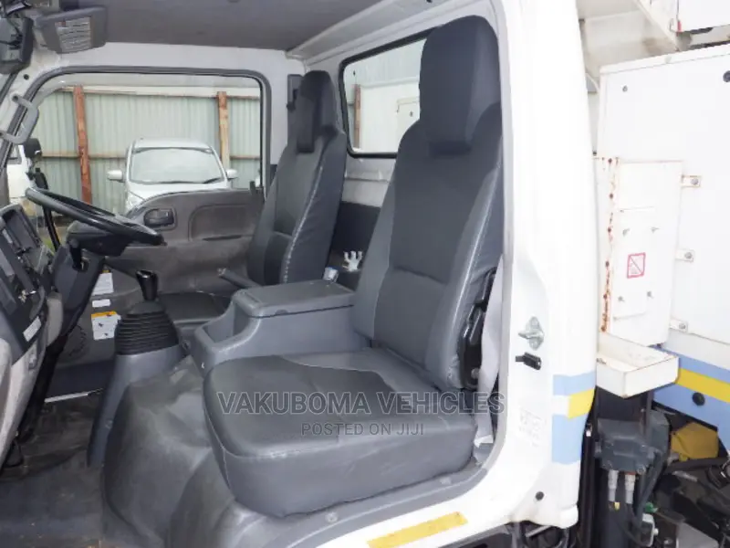 Isuzu Elf, Truck