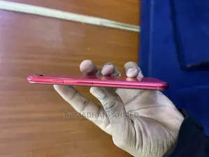 Apple iPhone SE (2020) 64 GB Red