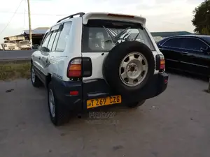 Toyota RAV4 1999 Silver