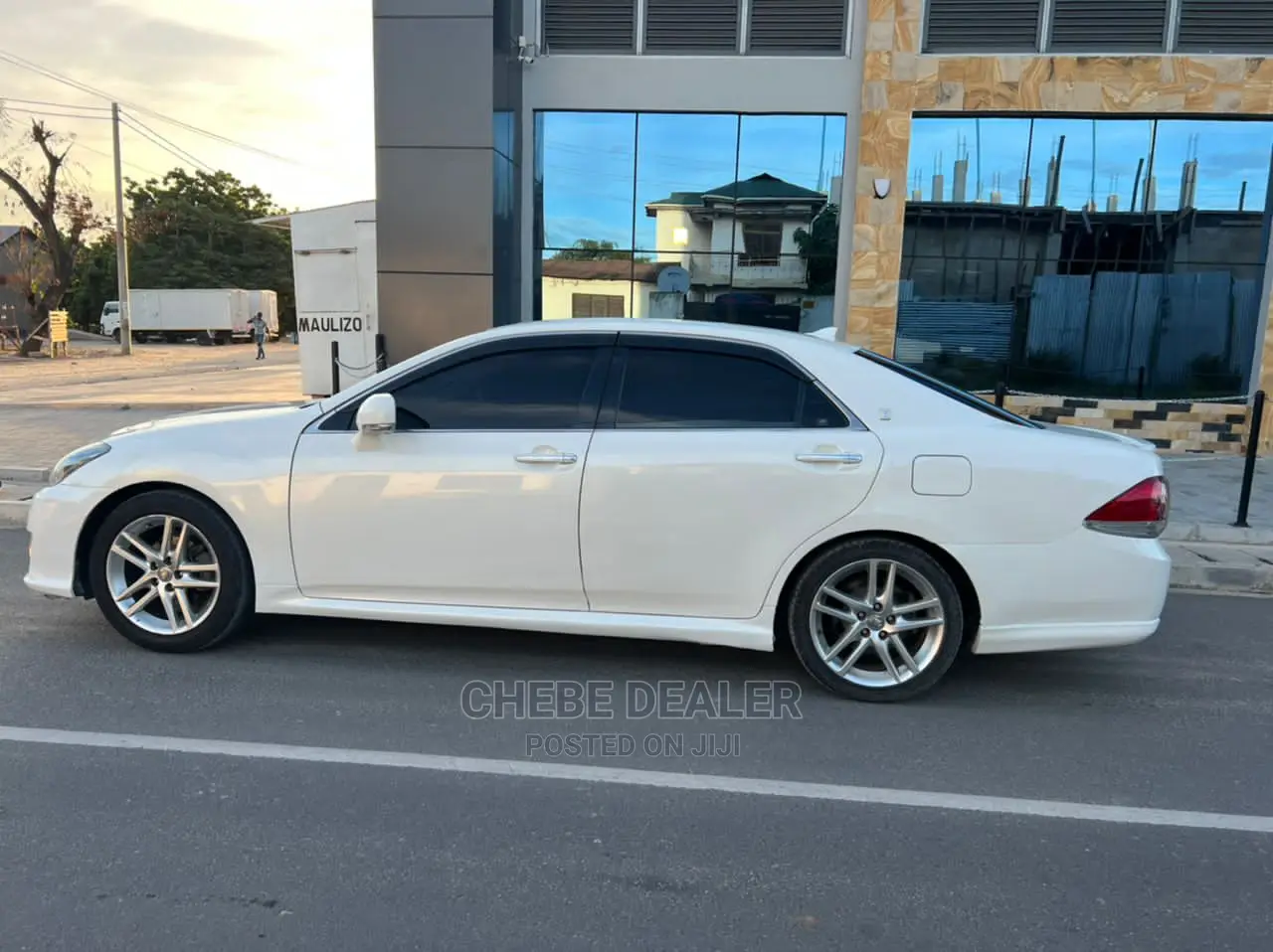 Toyota Crown 2010 White