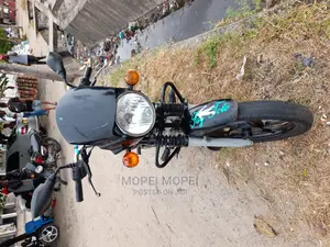 Bajaj Boxer 125 2020 Red