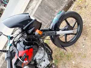 Bajaj Boxer 125 2020 Red