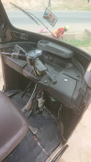 TVS Apache 180 RTR 2022 Beige