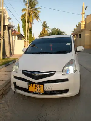 Toyota Ractis 1.5 FWD 2008 White