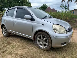 Toyota Vitz 1.3 FWD 5dr 2001 Blue