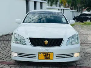 Toyota Crown 2006 White