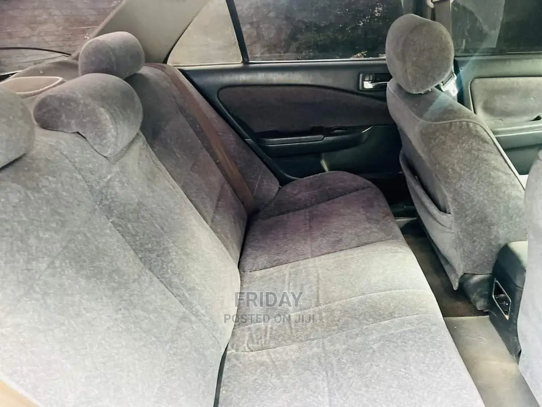 Toyota Crown 2006 White