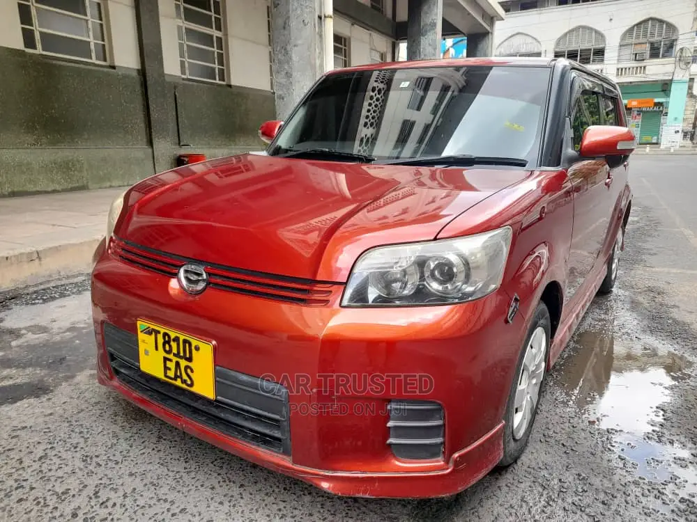 Toyota Rumion 1.5 FWD 2021 Red