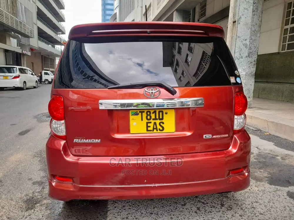 Toyota Rumion 1.5 FWD 2021 Red