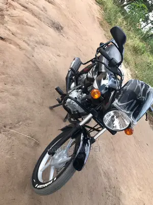 Bajaj Avenger 180 2022 Black