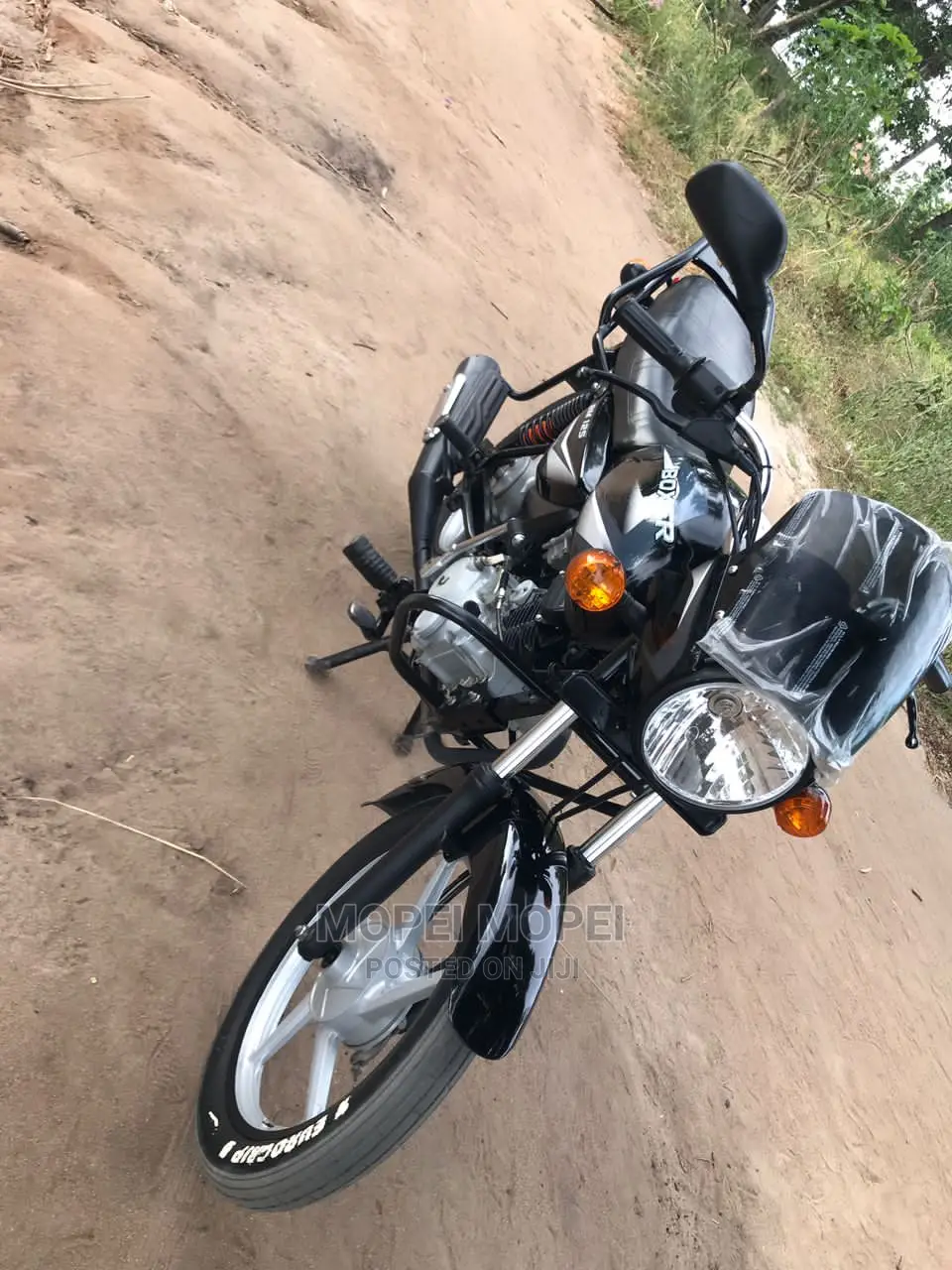 Bajaj Avenger 180 2022 Black