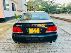Toyota Crown Royale 2005 Black