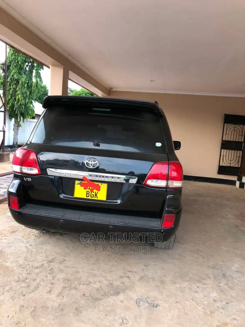 Toyota Land Cruiser 5.7 V8 2009 Black