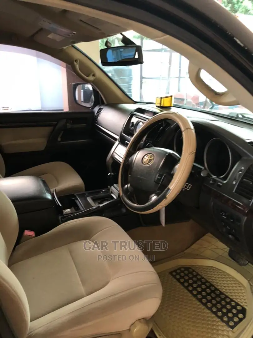 Toyota Land Cruiser 5.7 V8 2009 Black