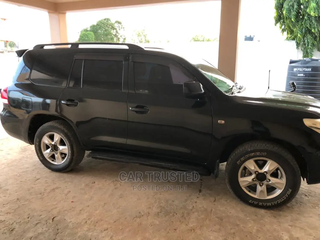 Toyota Land Cruiser 5.7 V8 2009 Black