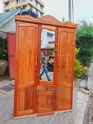 Kabati Mbao Ngumu Sana
