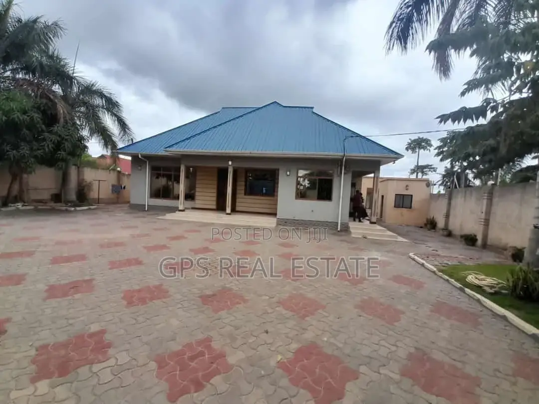 4bdrm House in Tuangoma, Kigamboni for Sale