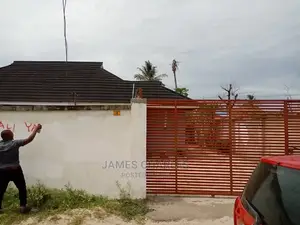 4bdrm Mansion in Chang'Ombe, Ilala for sale
