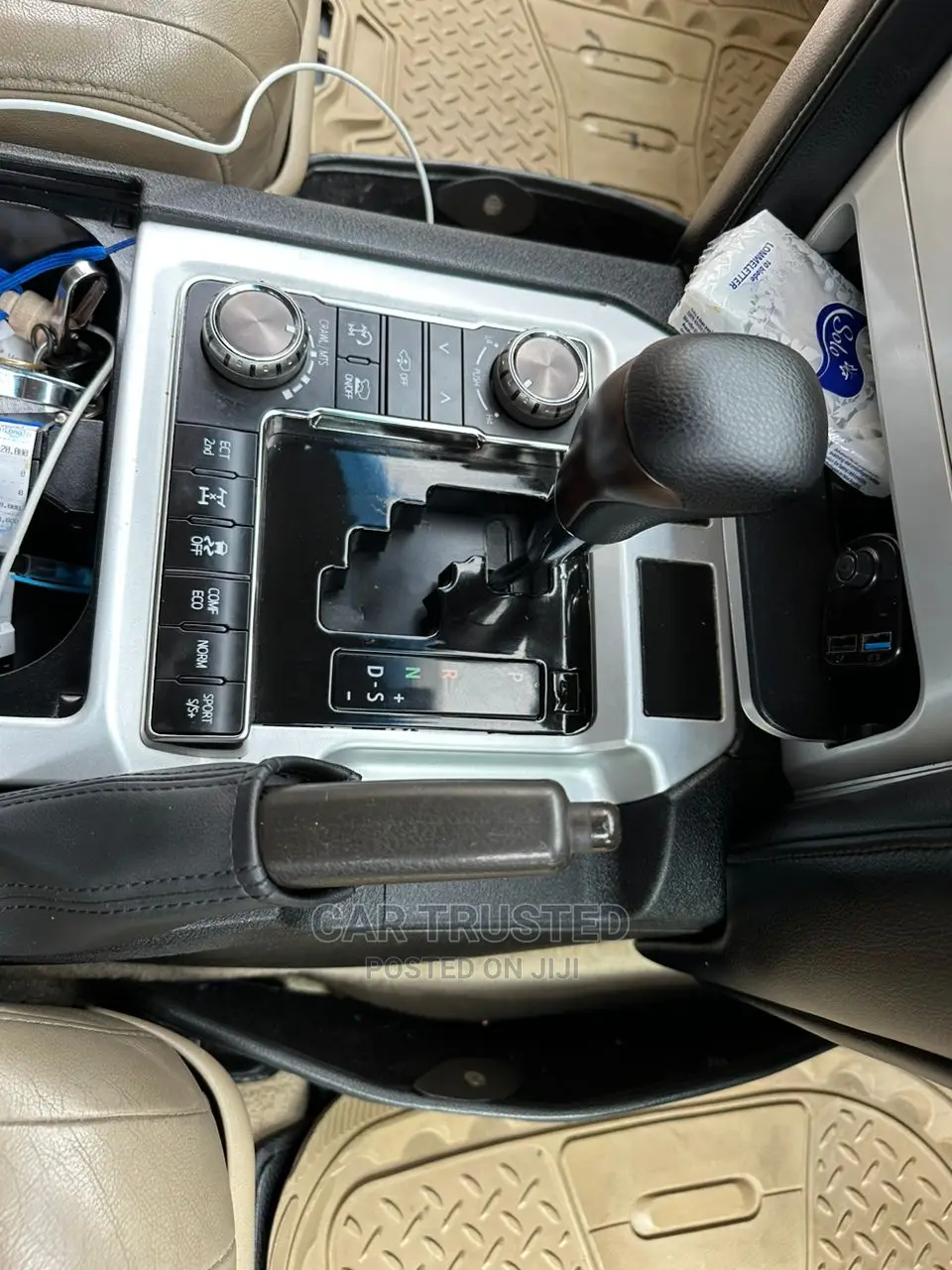 Toyota Land Cruiser 4.6 V8 GX 2018 Gray