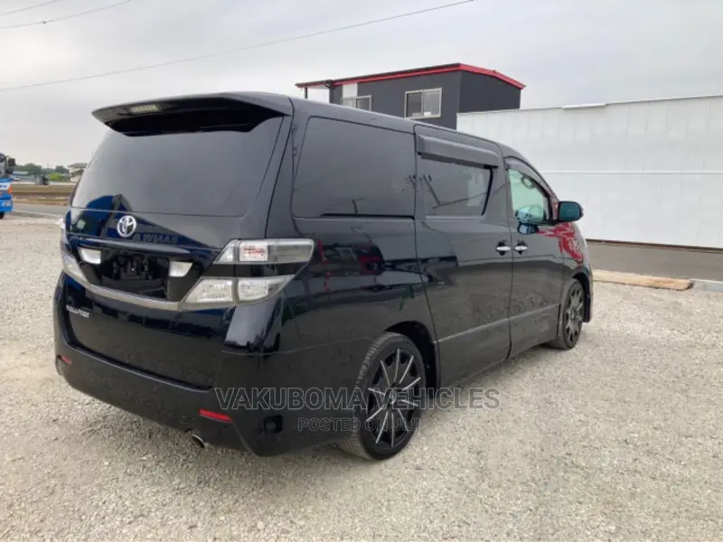 Toyota Vellfire 2010 Black