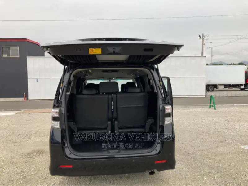 Toyota Vellfire 2010 Black