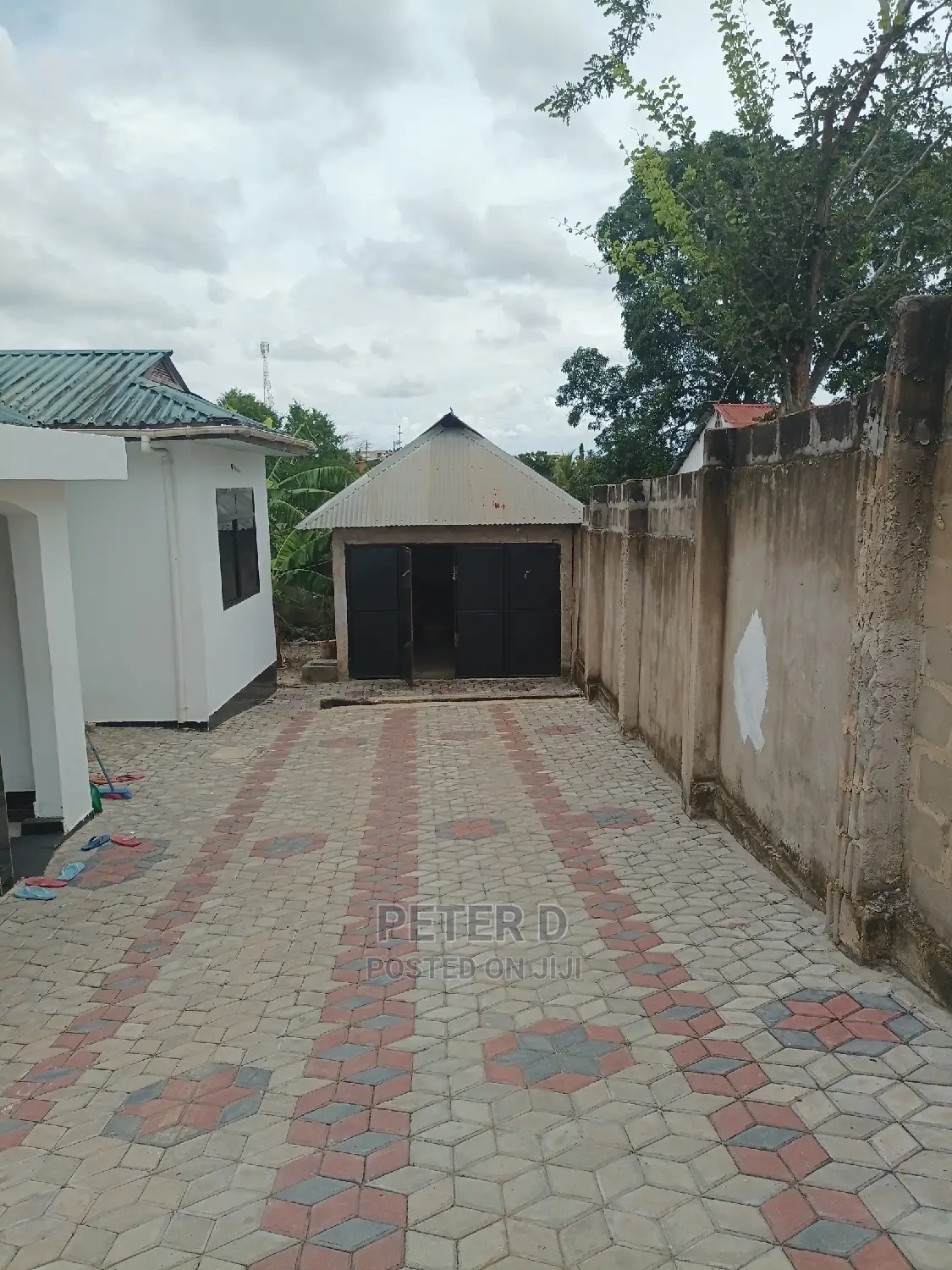 3bdrm House in Mbezi for Sale