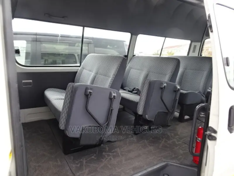 Toyota Grand HiAce 2001 White