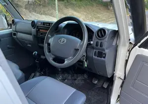 Toyota Land Cruiser 2017 White