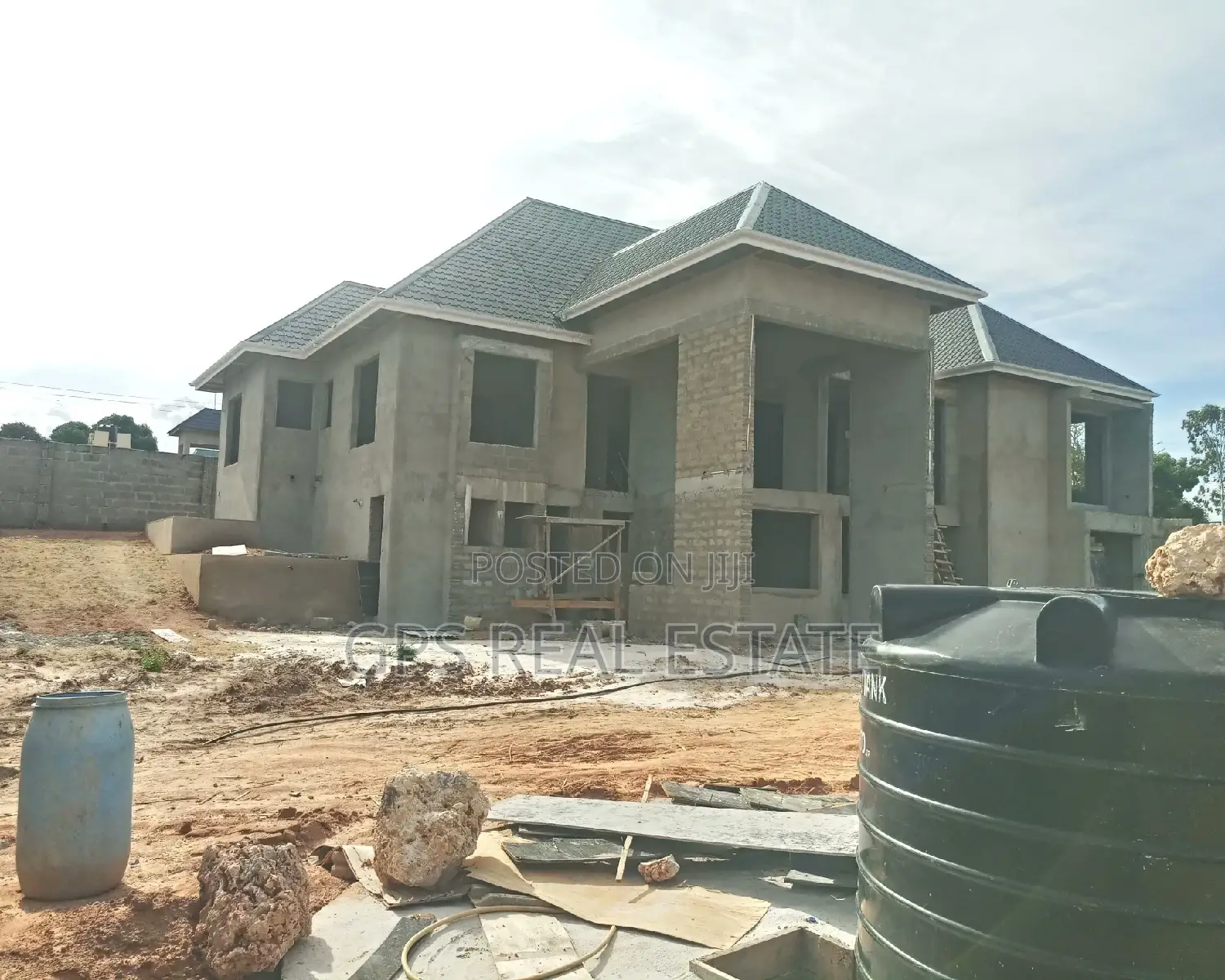 5bdrm Mansion in Kibada, Kigamboni for Sale