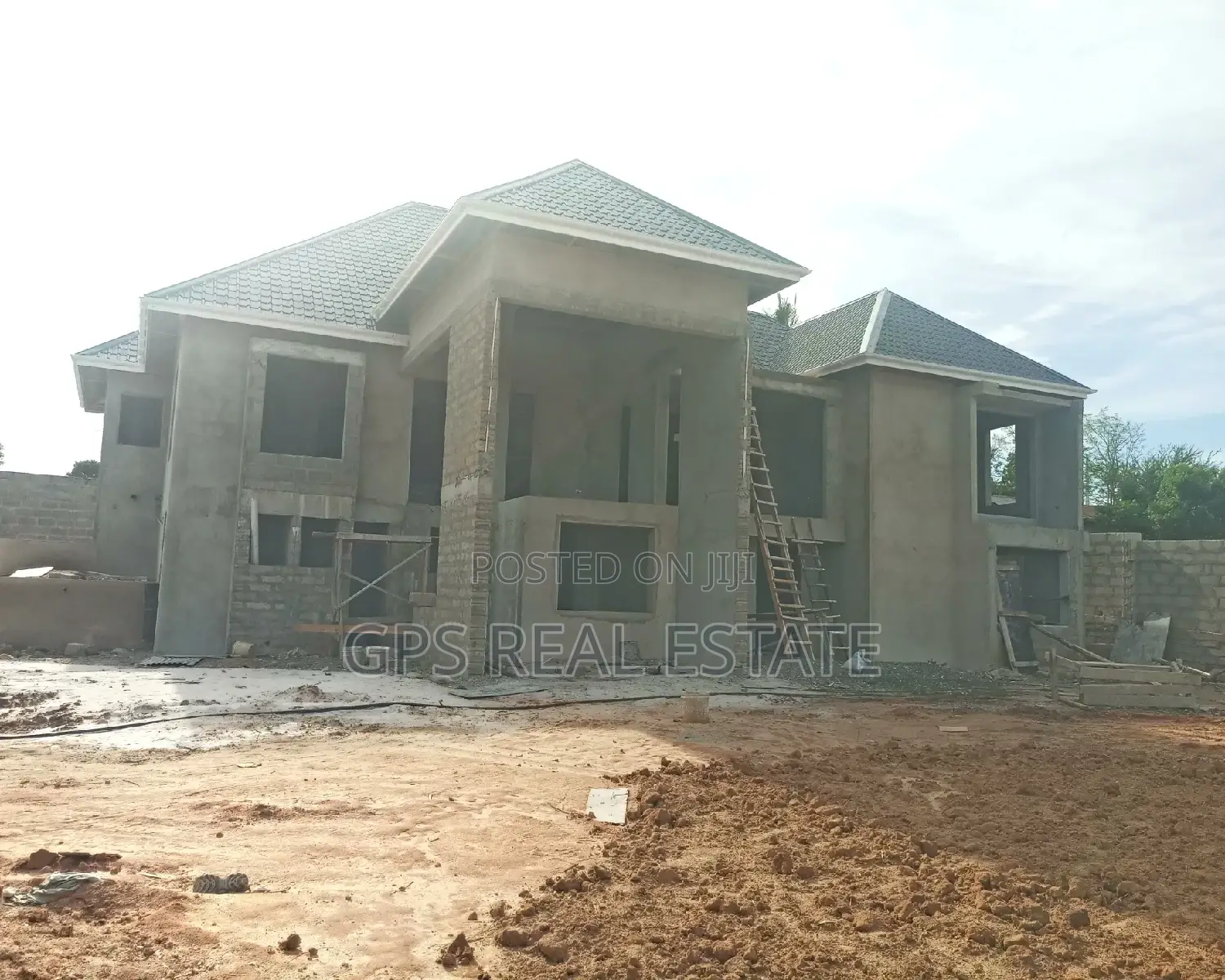 5bdrm Mansion in Kibada, Kigamboni for Sale