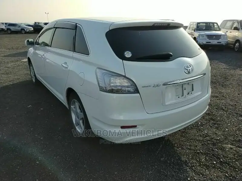 Toyota Mark X Zio 2007 White