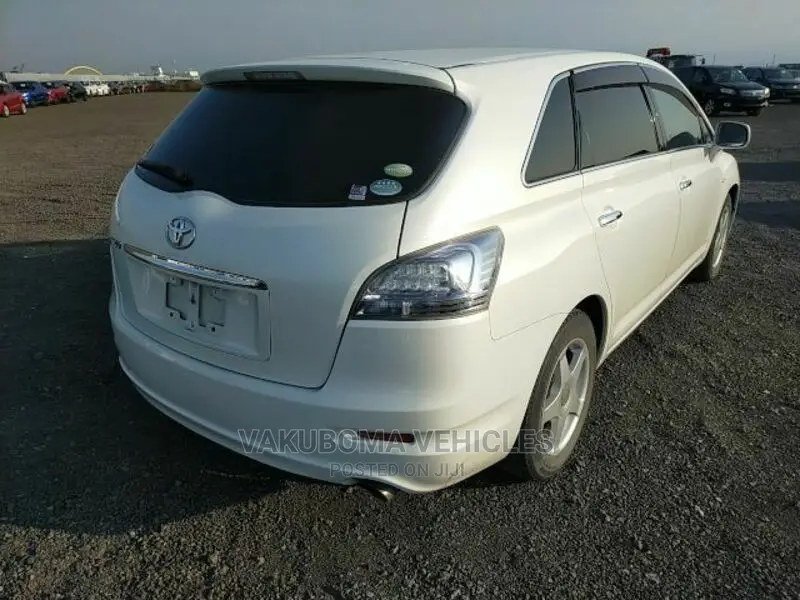 Toyota Mark X Zio 2007 White