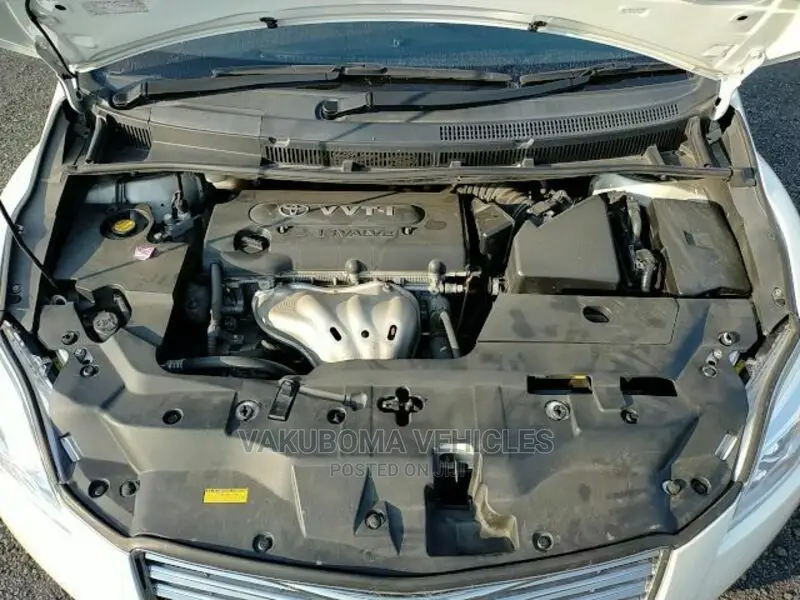 Toyota Mark X Zio 2007 White