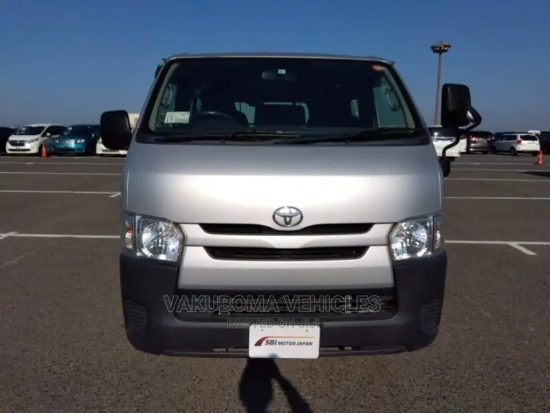 Toyota Regius 2016 Silver