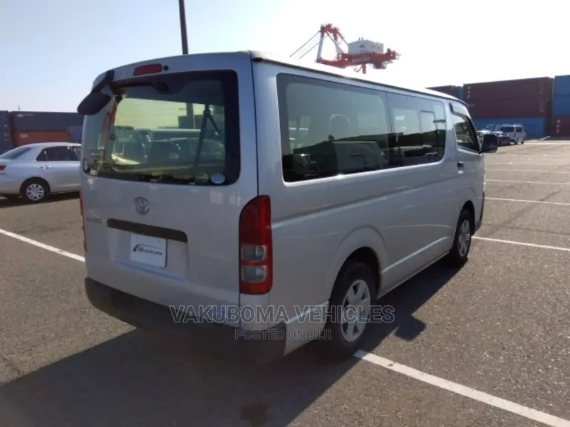 Toyota Regius 2016 Silver