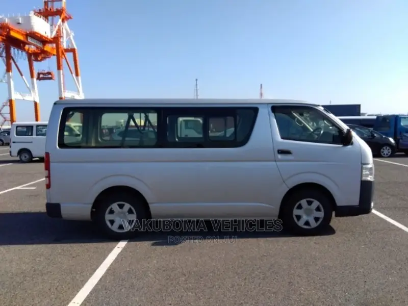 Toyota Regius 2016 Silver